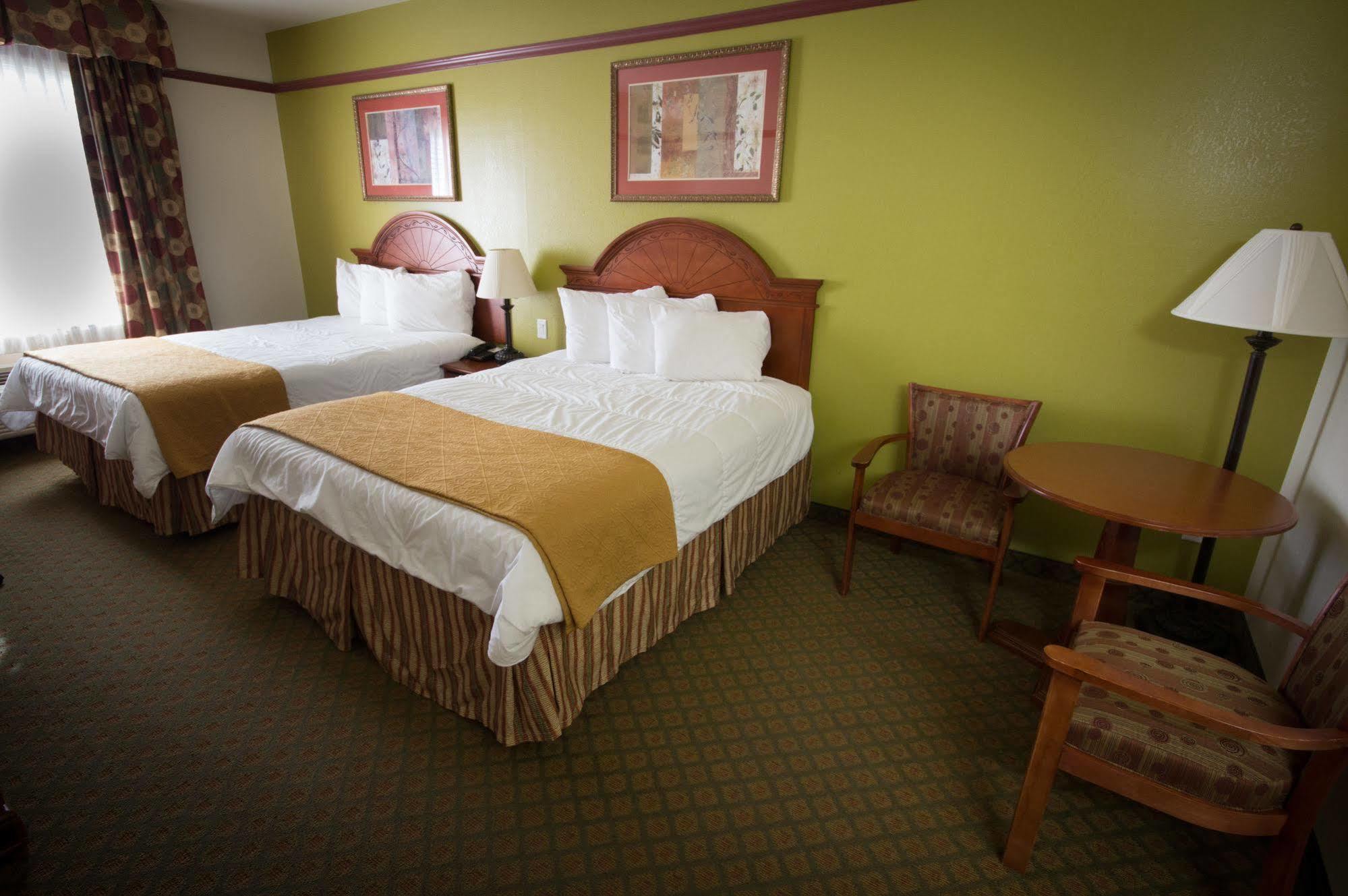 Budget Host Inn And Suites Cameron Exterior foto